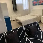 Estudios Deusto アパートホテル 4*