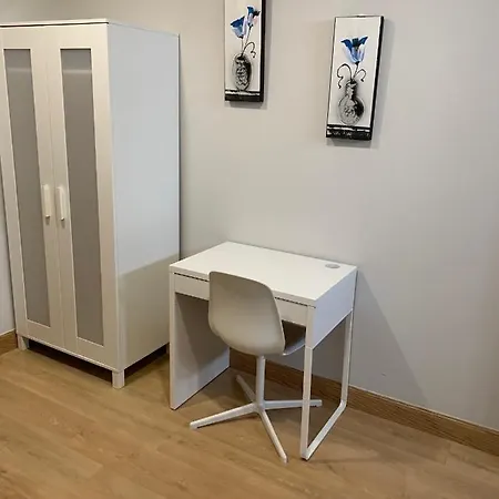 Estudios Deusto 아파트호텔 4*