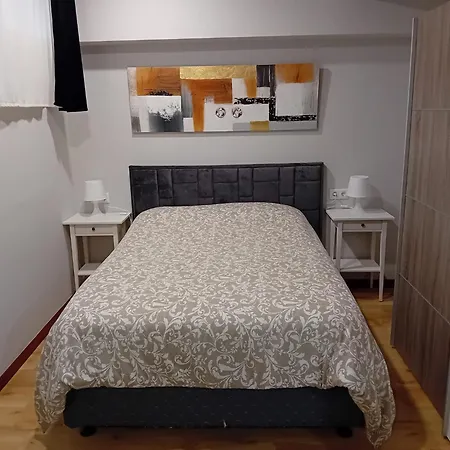 Estudios Deusto 아파트호텔 4*