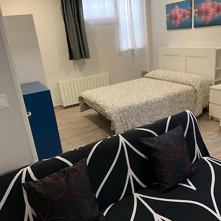 Estudios Deusto מלון דירות 3*
