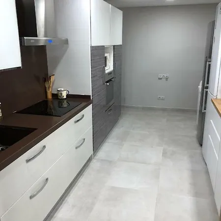 Estudios Deusto 4*